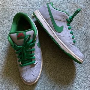 Nike dunk low ‘Medusa’